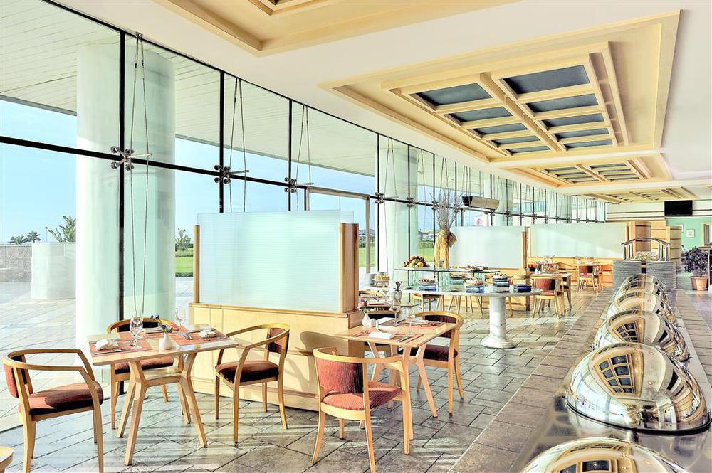 Sheraton Club Des Pins Resort Restaurante foto